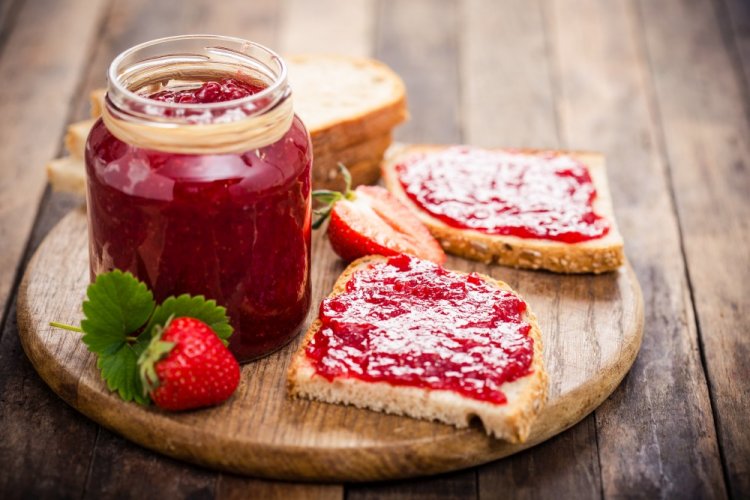 Wild Strawberry Jam with Mint