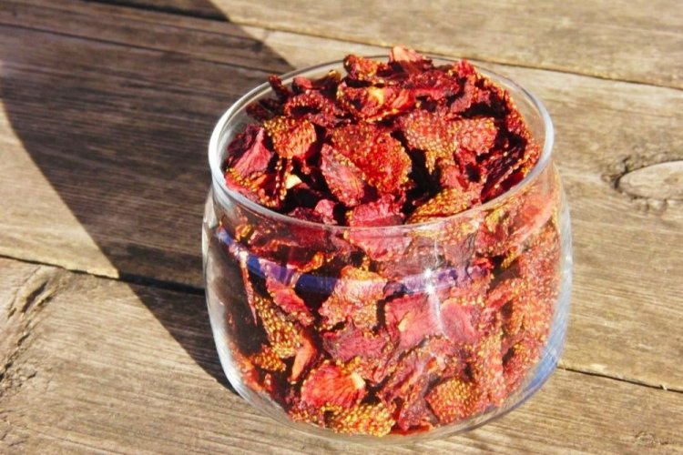 Dried Wild Strawberries for Winter