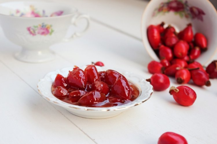 Rosehip Jam for Winter