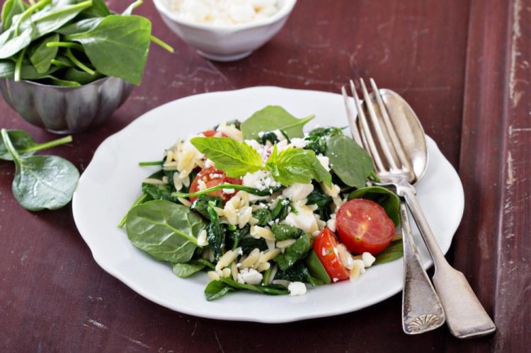 Orzo Pasta Salad with Spinach and Feta