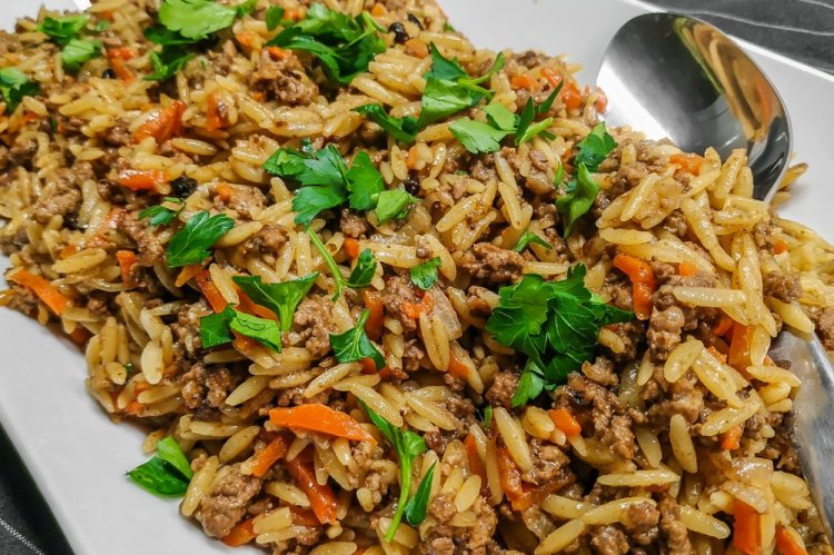 Orzo with Minced Meat and Vegetables