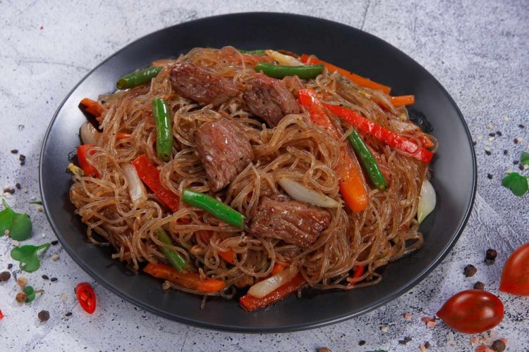 Rice Noodles with Meat and Soy Sauce