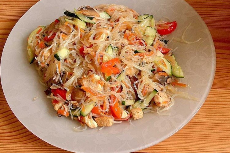 Rice Noodles with Chicken