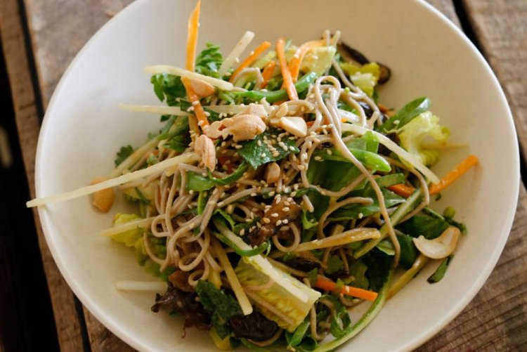 Thai Salad with Rice Noodles and Peanuts
