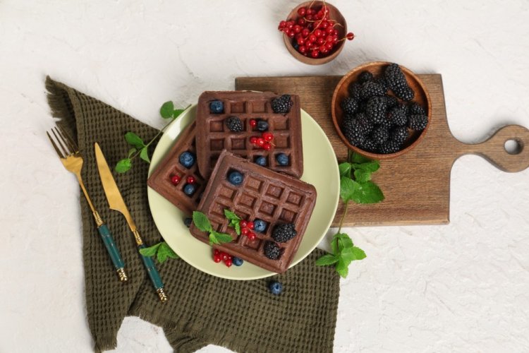Gofres de chocolate con queso crema