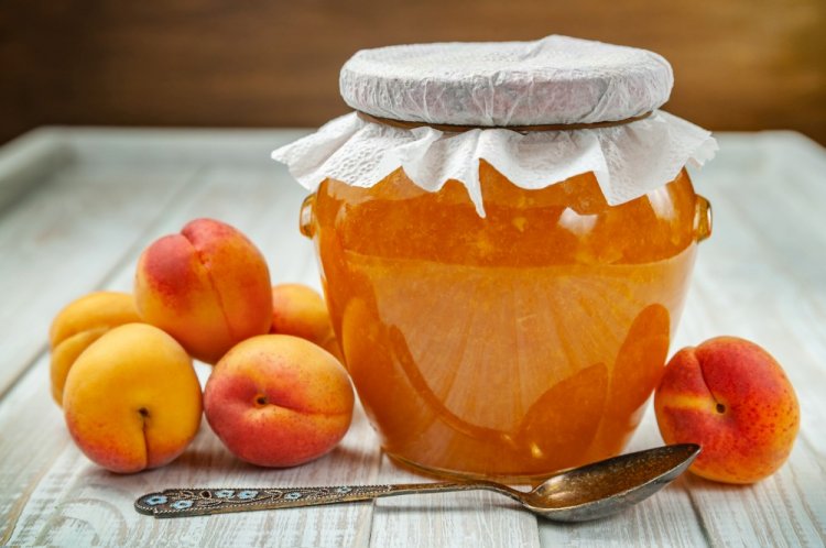 No-Cook Apricot and Citrus Jam