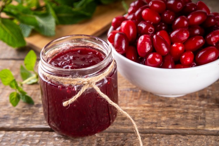 No-Cook Dogwood Jam