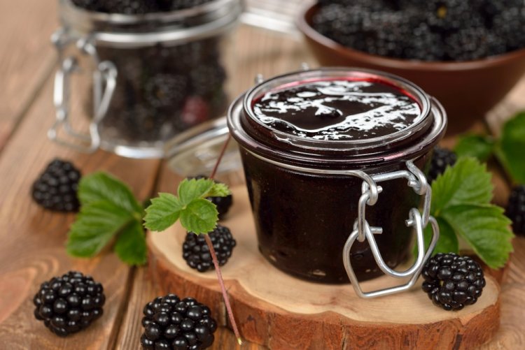 No-Cook Blackberry Jam