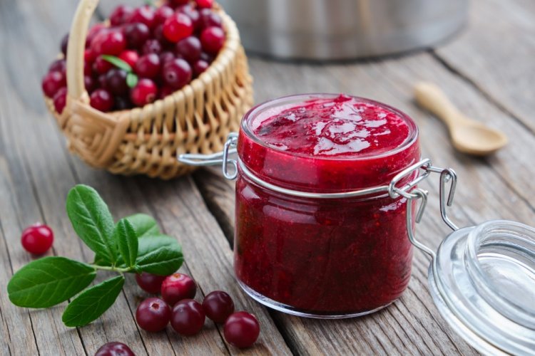 No-Cook Lingonberry Jam