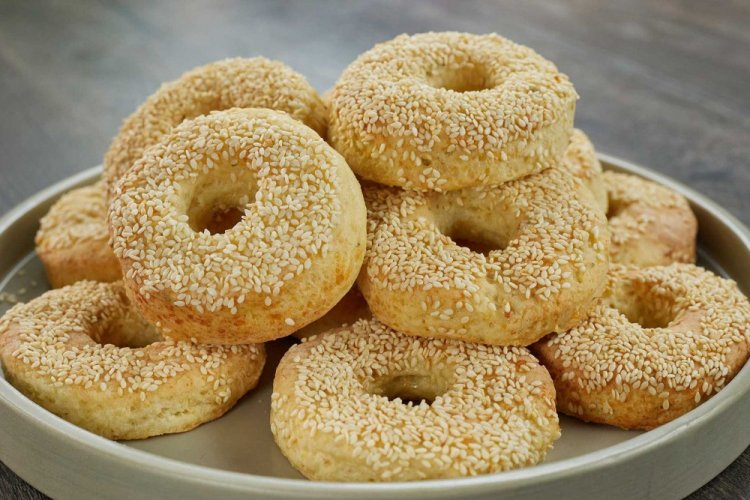 Bagels de requesón con suluguni
