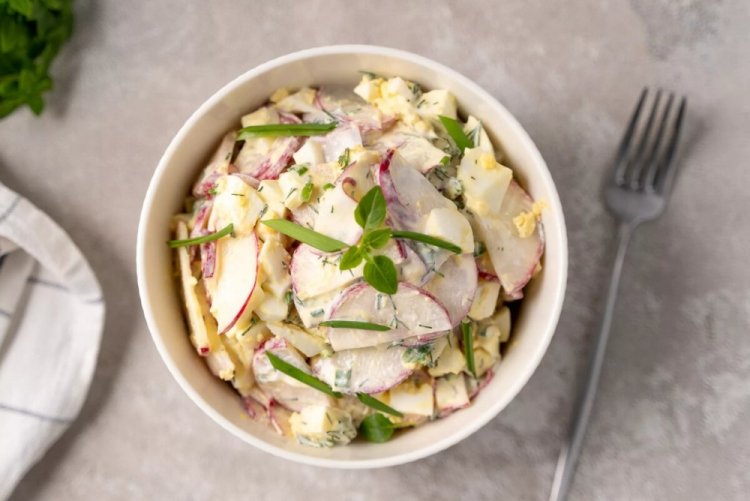 Radish, Green Onion, and Egg Salad