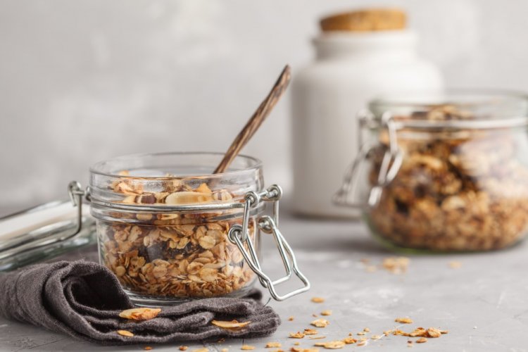 Granola with Buckwheat Flakes and Bran
