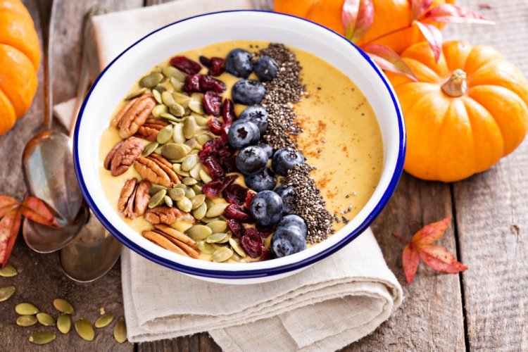 Pumpkin and Apricot Smoothie Bowl