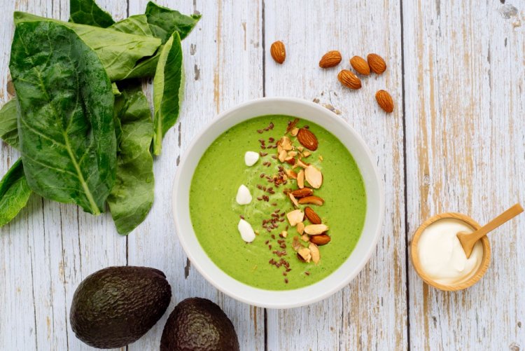 Spinach and Cottage Cheese Smoothie Bowl