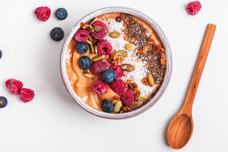 Granola and Nut Butter Smoothie Bowl
