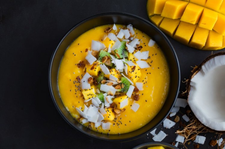 Mango and Coconut Milk Smoothie Bowl