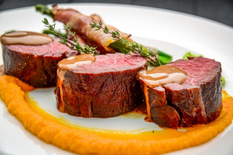 Veal Medallions with White Wine