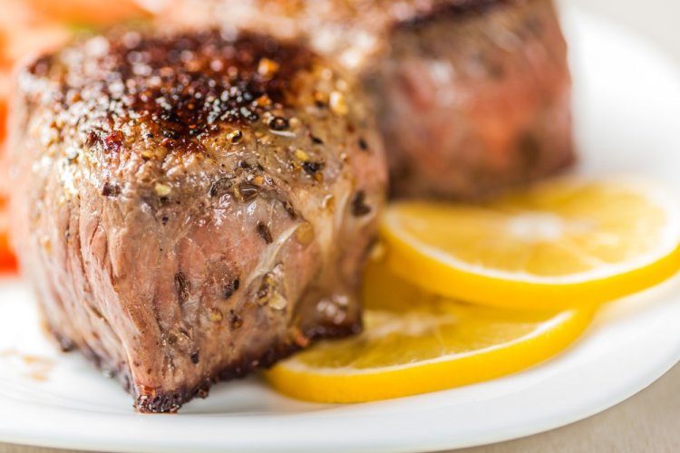 Veal Medallions with Lemon, Oregano, and Thyme