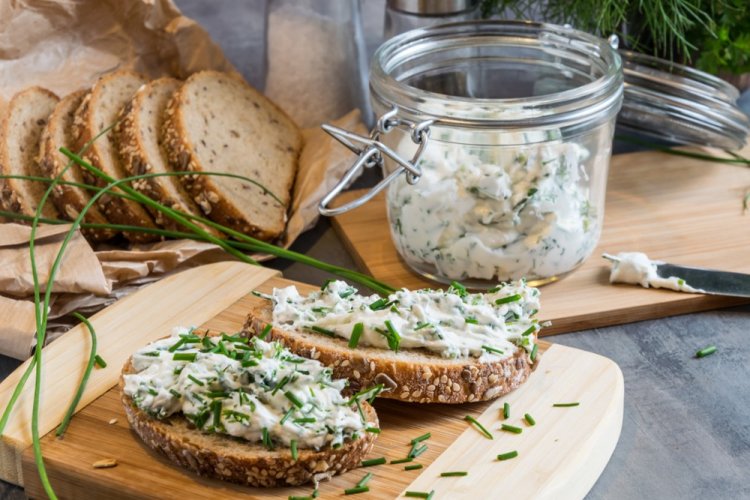 Cottage Cheese Spread with Herbs