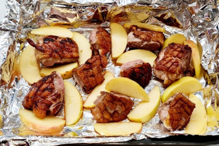 Duck Medallions with Apple in the Oven