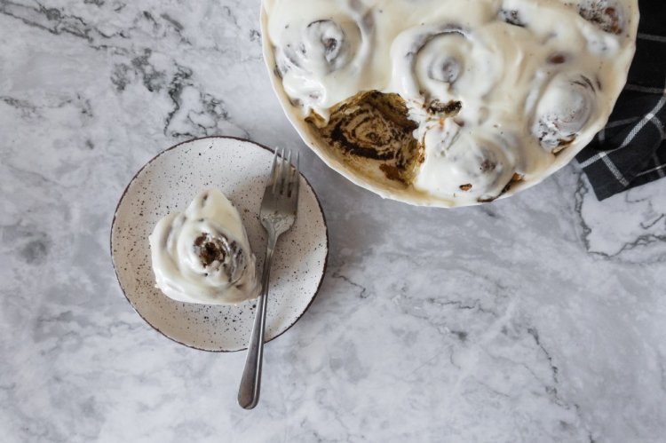 Milk and Ricotta Frosting for Cinnabons