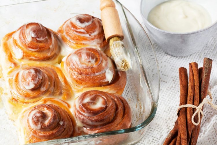 Lemon Frosting for Cinnabons