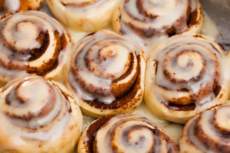 Condensed Milk Frosting for Cinnabons