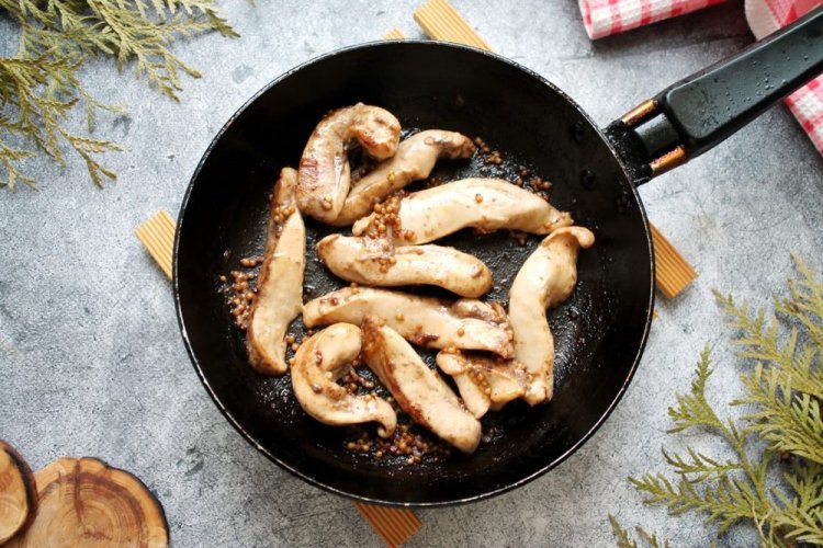 Fish Roe in Soy Sauce with Mustard