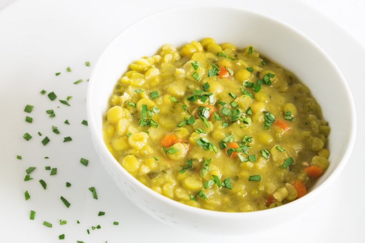 Pea Soup with Vegetables for Winter
