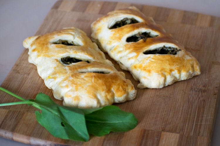 Sorrel Pies with Puff Pastry