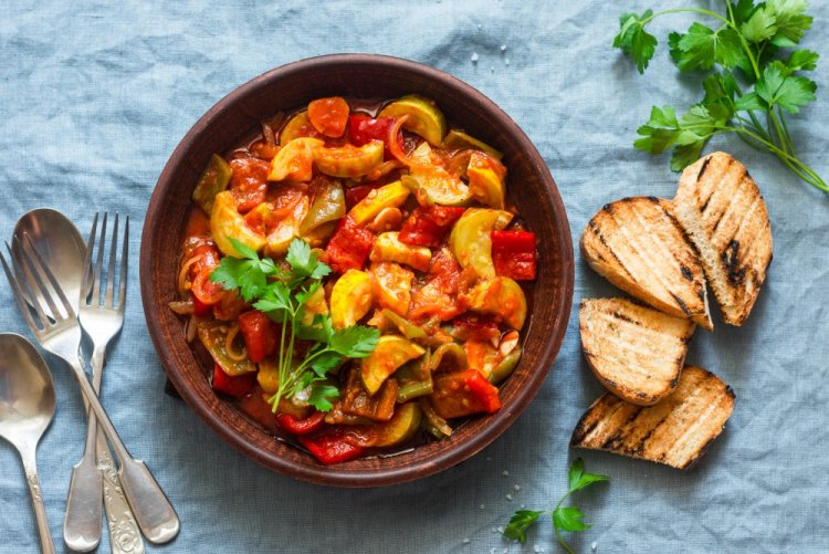 Braised Zucchini with Vegetables