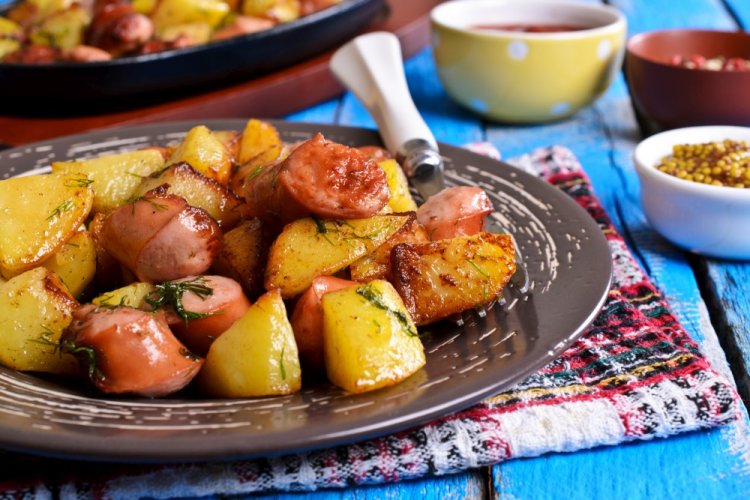 Fried Potatoes with Sausage