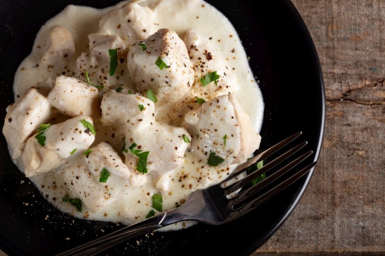 Braised Chicken Fillet in Sour Cream
