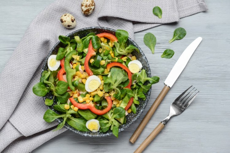 Ensalada de espinacas y maíz
