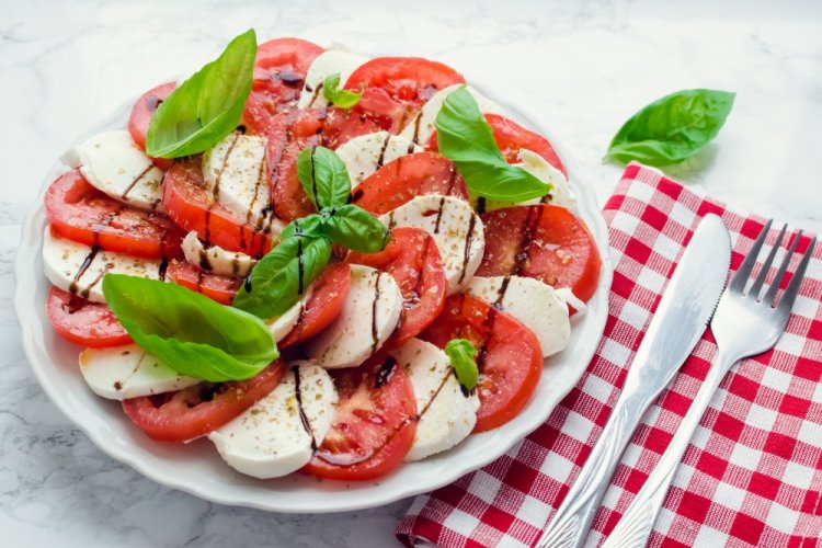 Tomatoes with Mozzarella and Basil