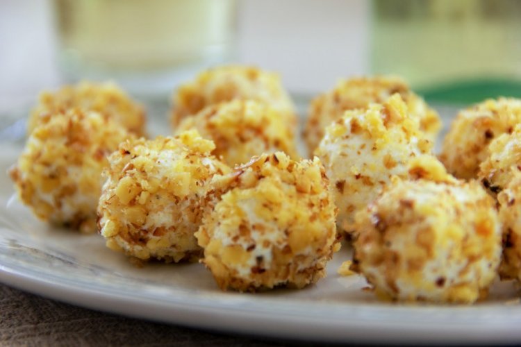 Cheese Balls with Garlic