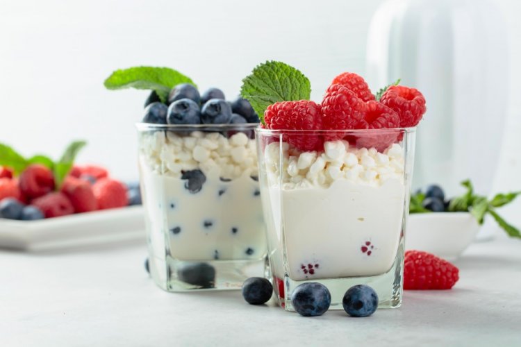 Cottage Cheese Cream with Berries