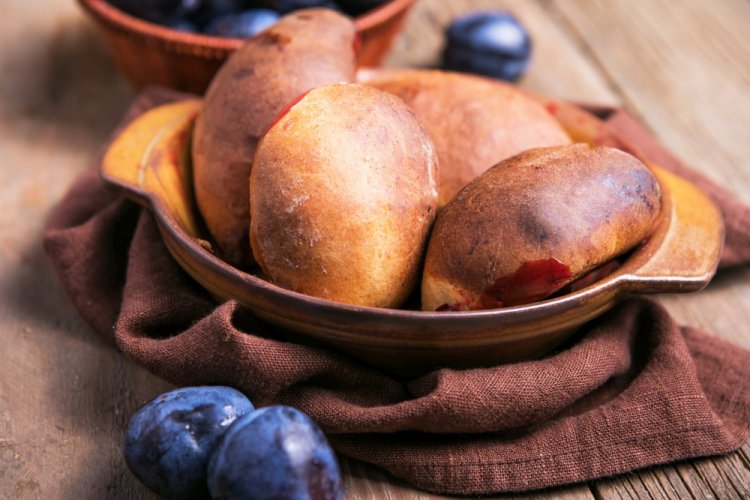 Plum Pies in the Oven
