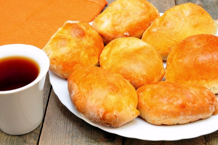Sweet Dried Fruit Pies