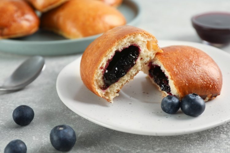 Cottage Cheese Pies with Jam