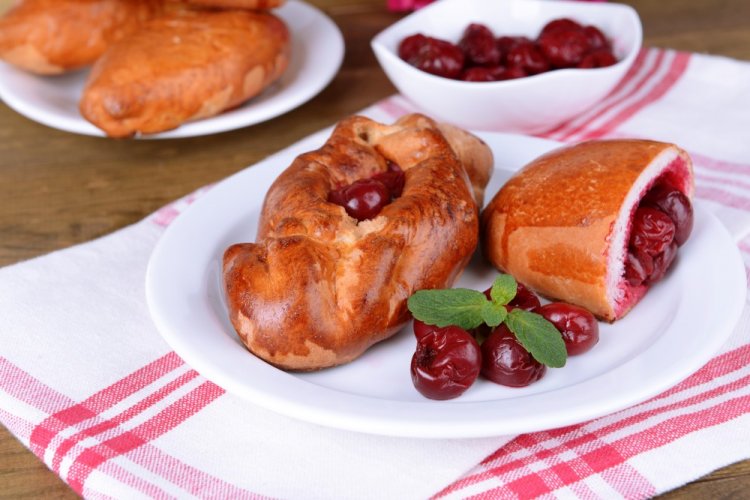 Sweet Yeast-Free Cherry Pies