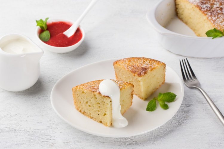 Quick Semolina Cake with Kefir