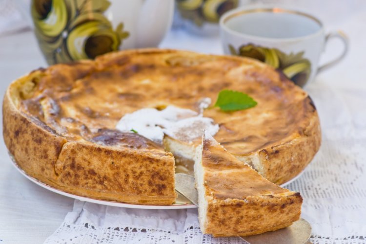 Kefir Cake with Cottage Cheese Filling