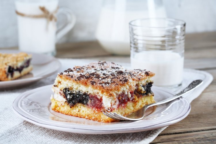 Quick Cottage Cheese and Jam Pie