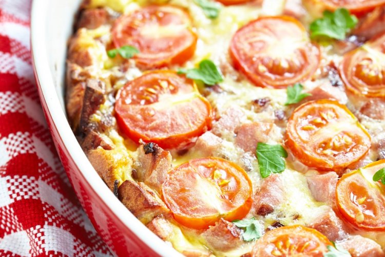 Air Fryer Omelet with Sausages and Tomatoes