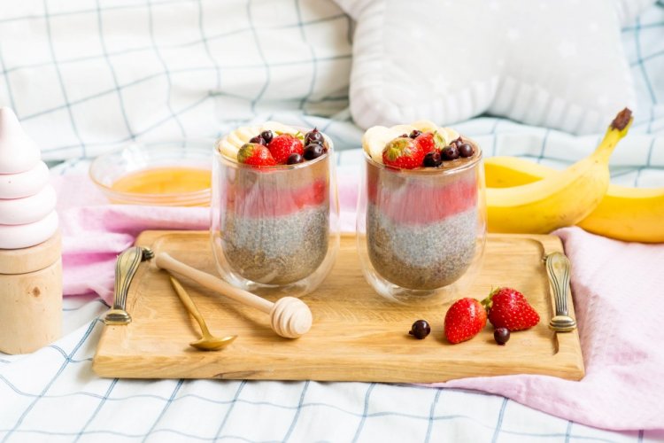 Layered Protein Pudding with Banana and Strawberry
