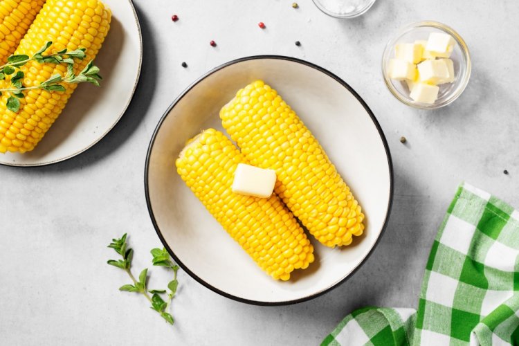 Boiled Corn with Butter
