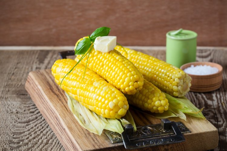 Steamed Boiled Corn