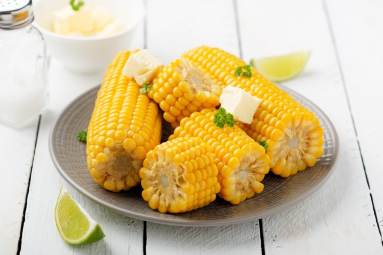 Boiled Corn with Lemon Juice