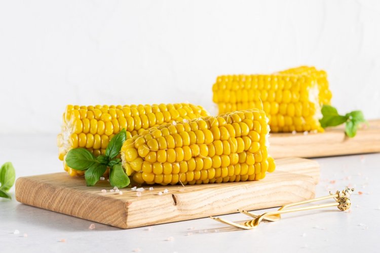 Boiled Corn with Cream Cheese